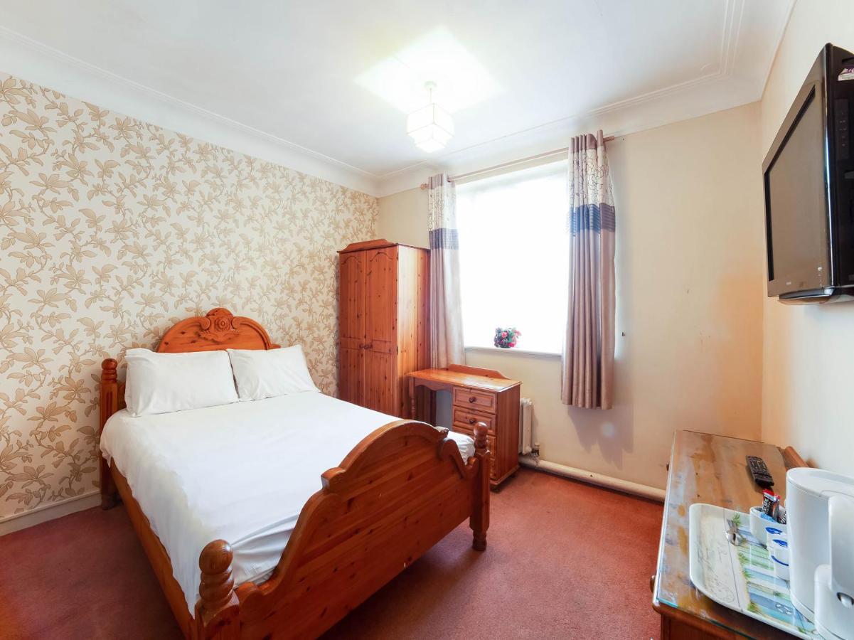 Sneyd Arms Hotel Stoke-on-Trent Екстериор снимка